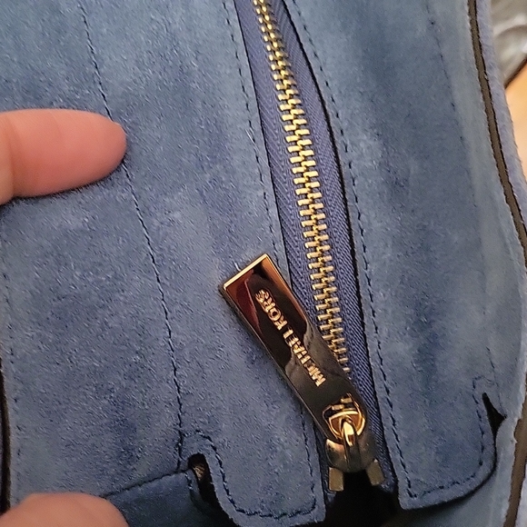 NWT Michael Kors suede shoulder bag. - Picture 5 of 8